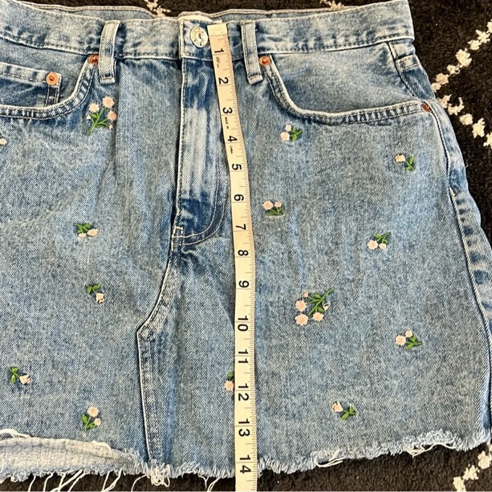 ๐MANGO Denim Mini Skirt with Pink Flowers ๐ - Picture 9 of 11
